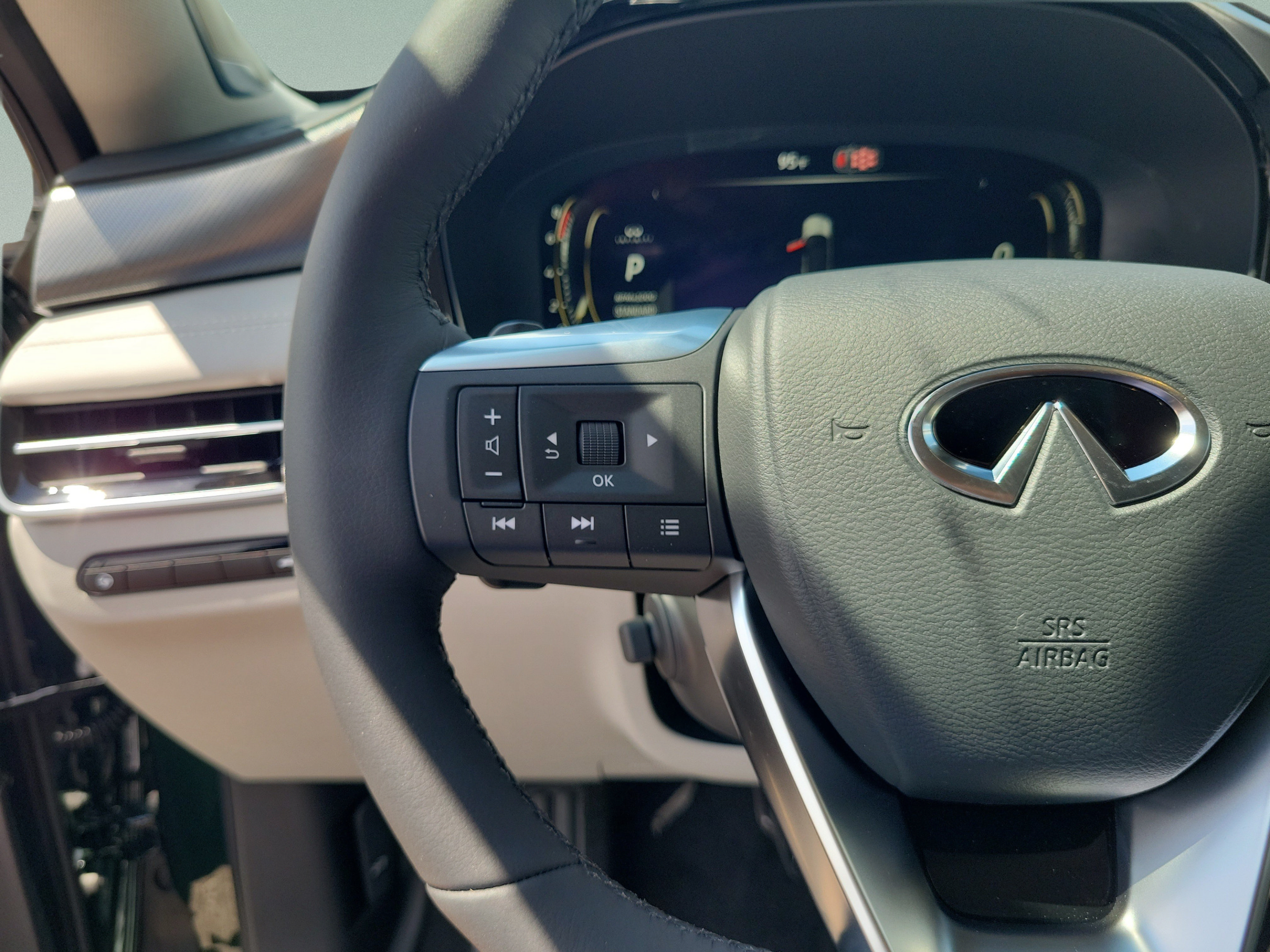 New 2027 INFINITI QX60 Luxe FWD image 10