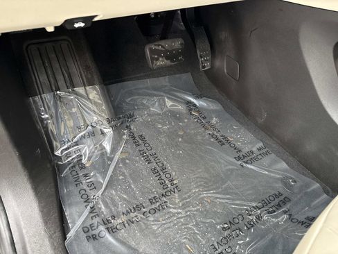 Certified 2023 Buick Enclave Avenir w/ Avenir Technology Package image 15