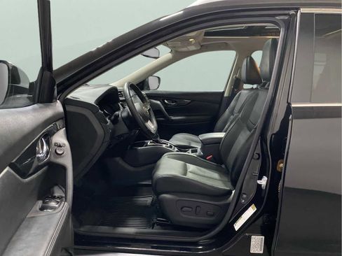 Certified 2018 Nissan Rogue SL w/ Premium Package image 11