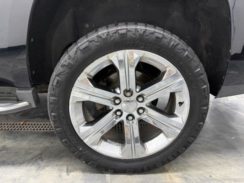 Used 2015 GMC Yukon Denali w/ Open Road Package AWD/4WD image 30