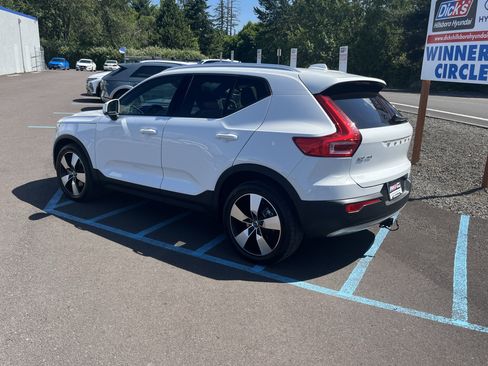 Used 2019 Volvo XC40 T5 Momentum AWD/4WD image 3