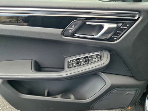 Used 2026 Porsche Macan image 20