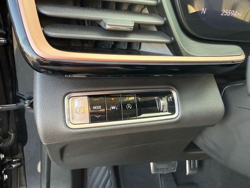 Used 2025 Buick Envision Sport Touring AWD/4WD image 20