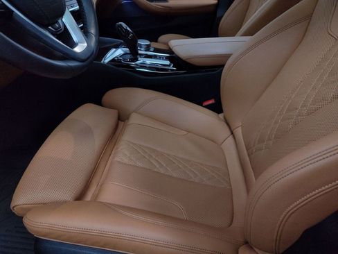 Certified 2022 BMW 530i xDrive w/ Premium Package image 18