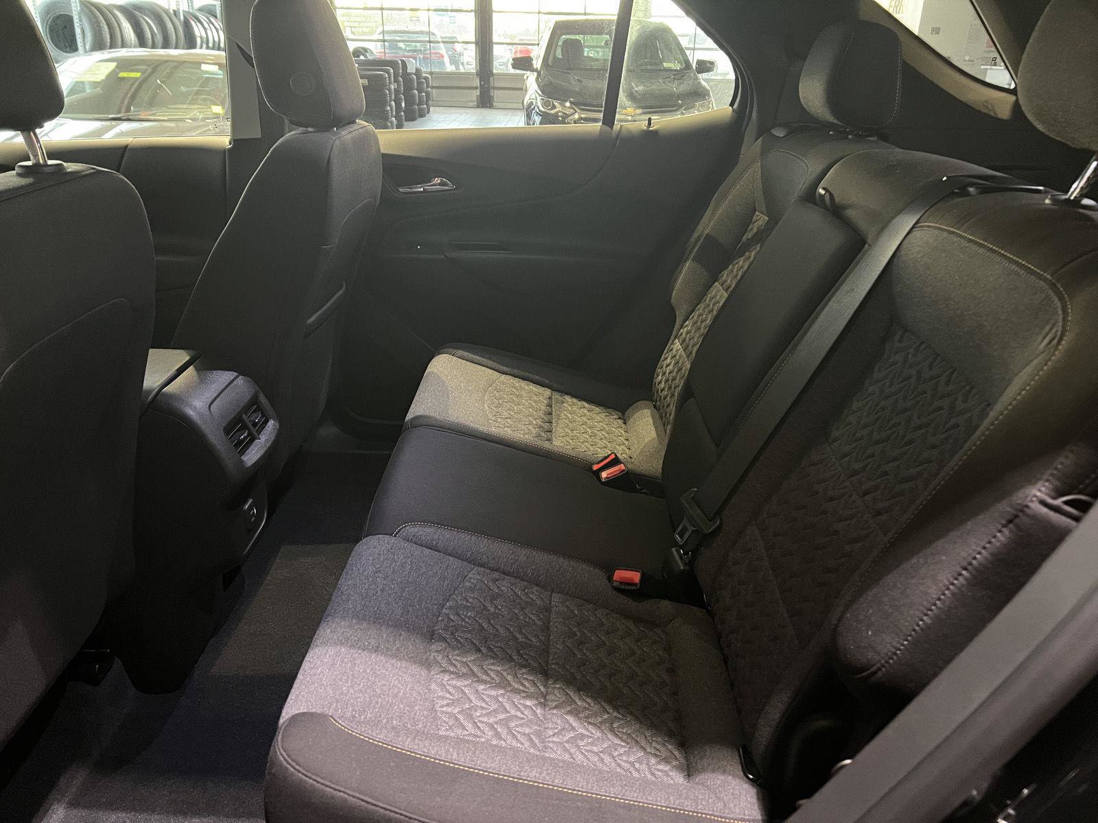 Used 2024 Chevrolet Equinox LT AWD/4WD image 30