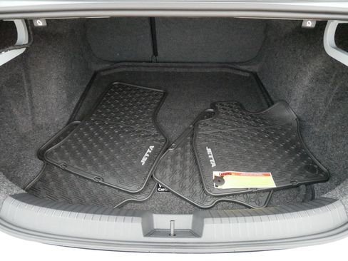 Certified 2026 Volkswagen Jetta SEL FWD image 18