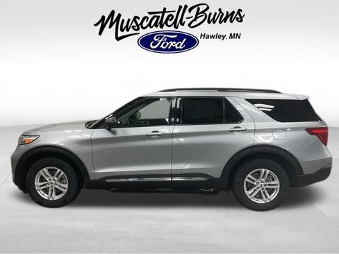 Used 2023 Ford Explorer XLT AWD/4WD image 4
