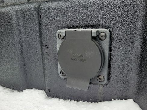 Used 2023 Chevrolet Colorado Z71 w/ Z71 Convenience Package 2 image 8