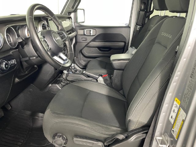 Used 2018 Jeep Wrangler Unlimited Sahara AWD/4WD image 2