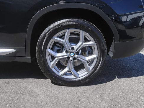 Used 2025 BMW X4 xDrive30i w/ Premium Package image 8