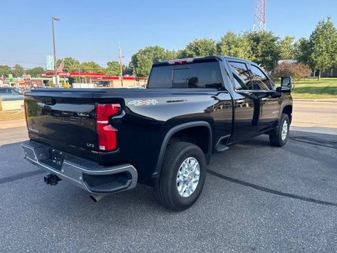 Used 2025 Chevrolet Silverado 2500 LTZ w/ LTZ Convenience Package AWD/4WD image 6