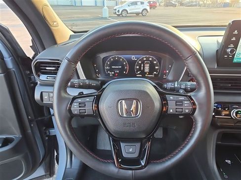 Used 2025 Honda Pilot Black Edition image 11