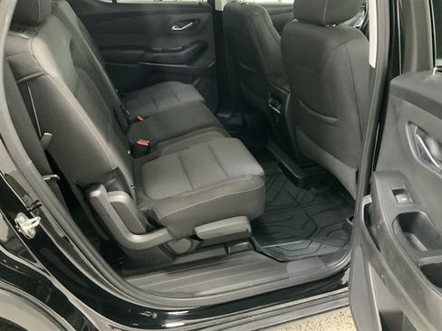 Used 2021 Chevrolet Traverse LT w/ LPO, Floor Liner Package AWD/4WD image 17