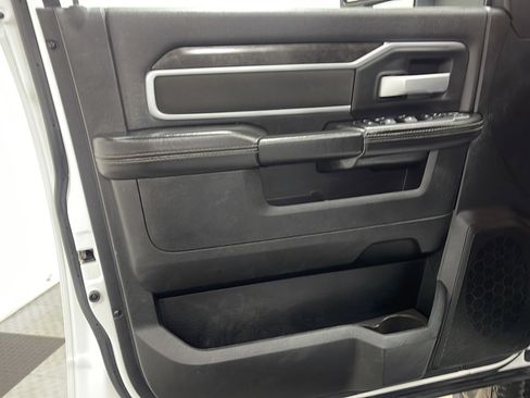 Used 2024 RAM 2500 Big Horn AWD/4WD image 11