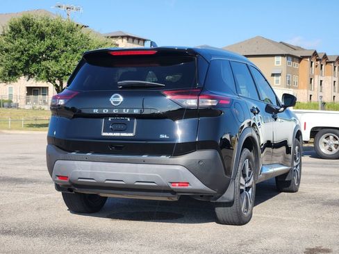 Used 2021 Nissan Rogue SL FWD image 3