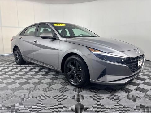 Used 2023 Hyundai Elantra SEL FWD image 28