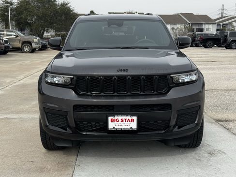 Used 2023 Jeep Grand Cherokee L Altitude image 3