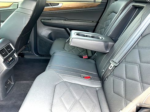 Used 2026 Volkswagen Atlas SE AWD/4WD image 18