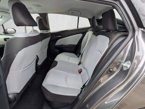 Used 2017 Toyota Prius Three image 11