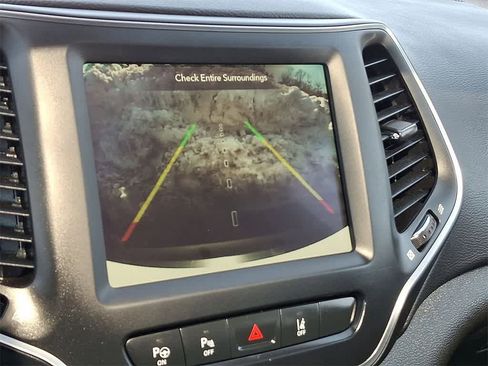 Used 2023 Jeep Cherokee Altitude Lux w/ Lux Elite Package image 15