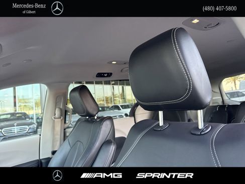 Used 2024 Chrysler Pacifica Touring-L image 14