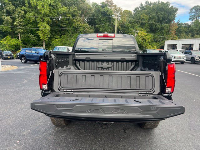 New 2026 Chevrolet Colorado ZR2 w/ Off-Road Front Bumper Package AWD/4WD image 15