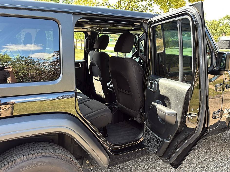 Used 2020 Jeep Wrangler Unlimited Sport S AWD/4WD image 34