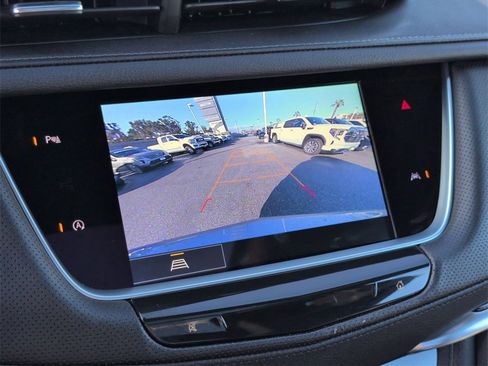 Used 2025 Cadillac XT6 Luxury image 15