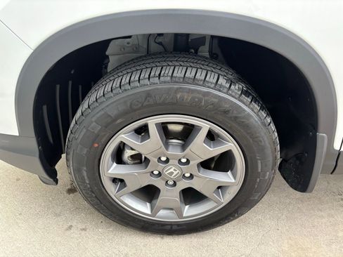 Used 2024 Honda Passport TrailSport image 12