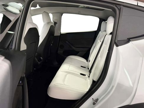 Used 2022 Tesla Model Y Performance image 13