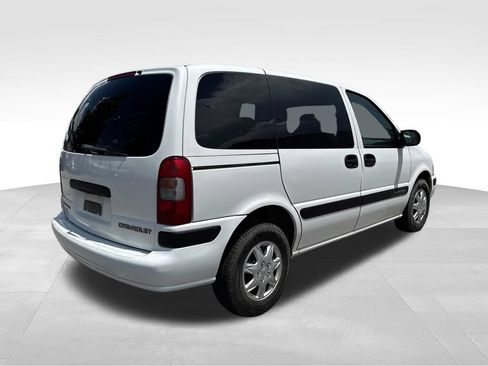 Used 2002 Chevrolet Venture w/ Climate Pkg FWD image 2