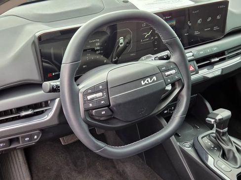 Certified 2025 Kia K4 EX FWD image 18