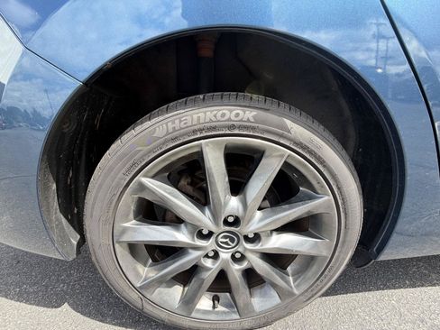 Used 2018 MAZDA MAZDA3 Touring FWD image 10