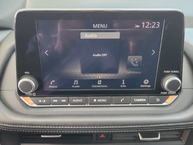Used 2025 Nissan Rogue SV FWD image 16