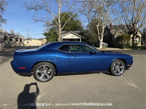 Used 2010 Dodge Challenger R/T w/ Sound Group image 6