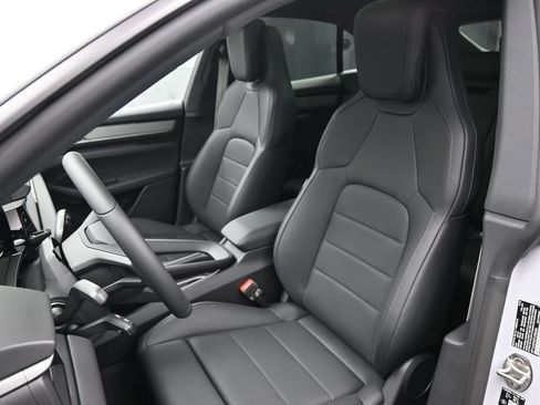 New 2026 Porsche Macan 4 Electric AWD/4WD image 6