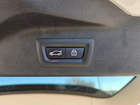 Used 2021 BMW X7 xDrive40i w/ Premium Package AWD/4WD image 11