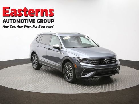 Used 2024 Volkswagen Tiguan Wolfsburg Edition image 49