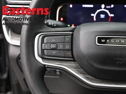 Used 2024 Jeep Wagoneer Series III w/ Premium Group I AWD/4WD image 15