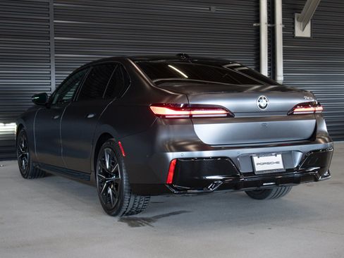 Used 2025 BMW 740i w/ Premium Package RWD image 2
