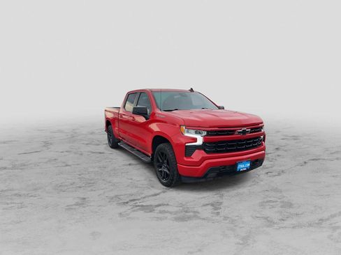 Used 2022 Chevrolet Silverado 1500 RST image 2