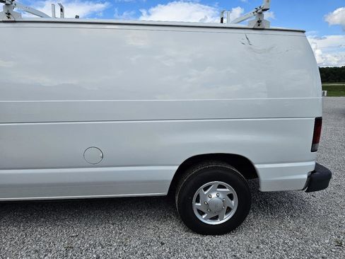 Used 2011 Ford E-150 and Econoline 150 w/ Commercial Cargo Van Pkg RWD image 7