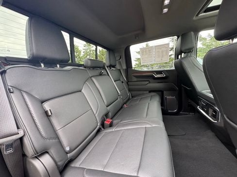Used 2024 GMC Sierra 1500 Denali w/ Technology Package AWD/4WD image 29