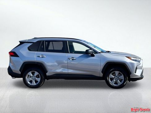 Certified 2025 Toyota RAV4 LE AWD/4WD image 7