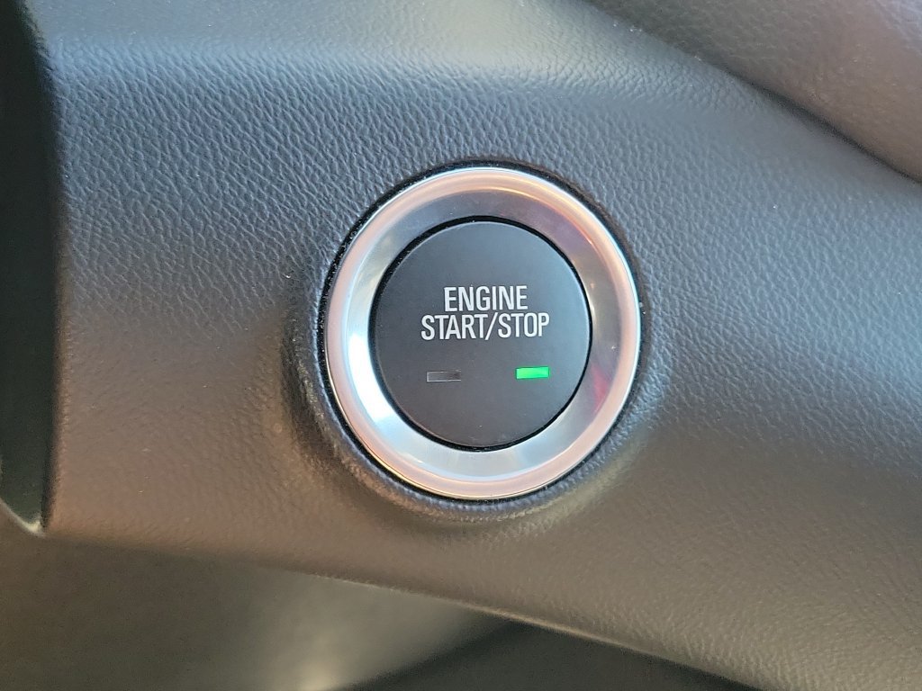 Used 2024 GMC Terrain SLE w/ Driver Convenience Package FWD image 29