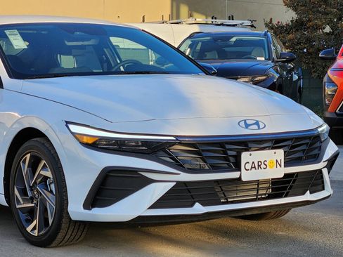 New 2025 Hyundai Elantra Sport image 9