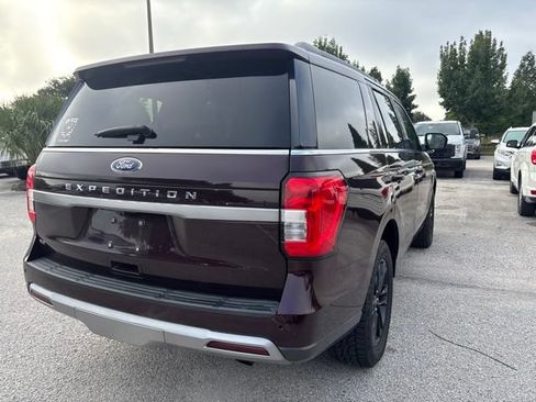 Used 2024 Ford Expedition XLT RWD image 5