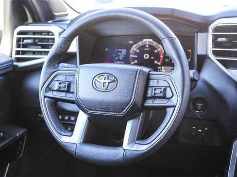 Used 2025 Toyota Sequoia Platinum image 14