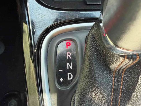 Used 2018 Jeep Compass Limited w/ Navigation Group FWD image 18