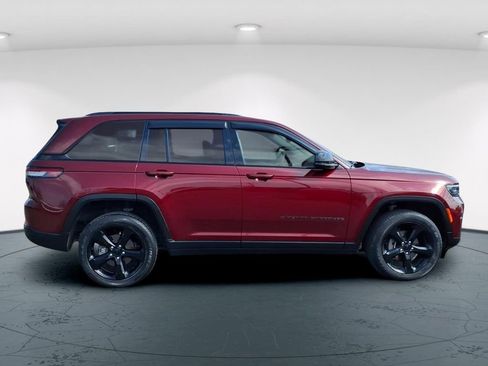 Used 2023 Jeep Grand Cherokee Altitude image 8